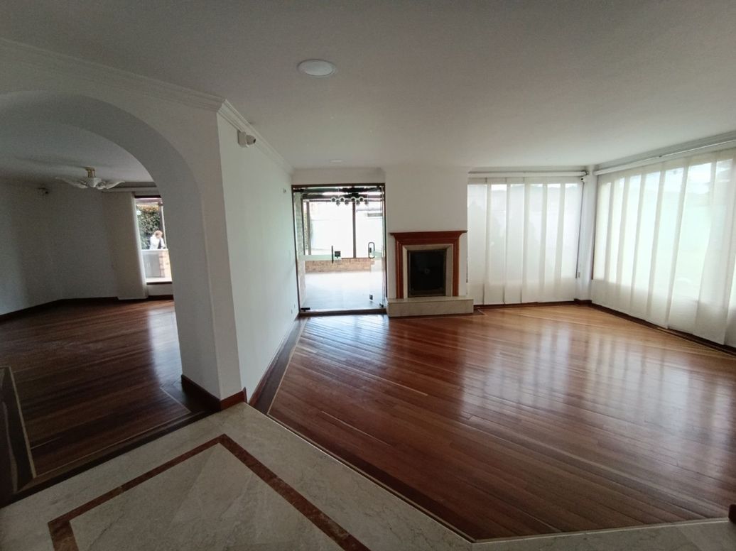Casa de 4 alcobas en venta en San José De Bavaria, Bogotá, 400 m² · foto 11 de 20