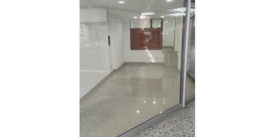 Area 22 mts, vendo local en centro comercial aquarium, ideal  para oficina, o consultorio tiene un mezanine con punto de agua, cerca a transmilenio, carrera septima etc, apts - c- dos tt
