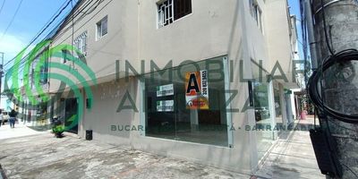 Local grande, bonito, esquinero, bien ubicado en el barrio Buenos Aires  con área de 100 M2, consta de un Salón  amplio con puertas y ventanal de vidrio y portón por la carrera 18 , 1 baño, agende su cita sin costo.