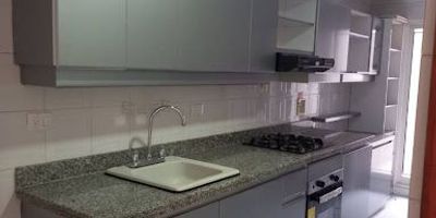 Te presentamos este espectacular apartamento de 160  m en el sector Laureles , ideal para quienes buscan comodidad, ubicación y calidad de vida. Características del apartamento con ascensor para mayor comodidad. 3 habitaciones espaciosas, perfectas para tu familia. 3 baños completos, diseñados con funcionalidad y estilo. Cocina amplia y luminosa, ideal para inspirar tus mejores recetas. Parqueadero privado , brindando comodidad y espacio adicional. Características del edificio , vigilancia diurna  ,conjuntos cerrado para mayor seguridad y tranquilidad. Un ambiente tranquilo y bien ubicado, ideal para disfrutar de tu día a día. accesibilidad y excelente calidad.