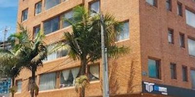 Apartamento en quinto piso ,  exterior , cocina electrica ,  buena iluminacion , porteria veinticuatro horas.