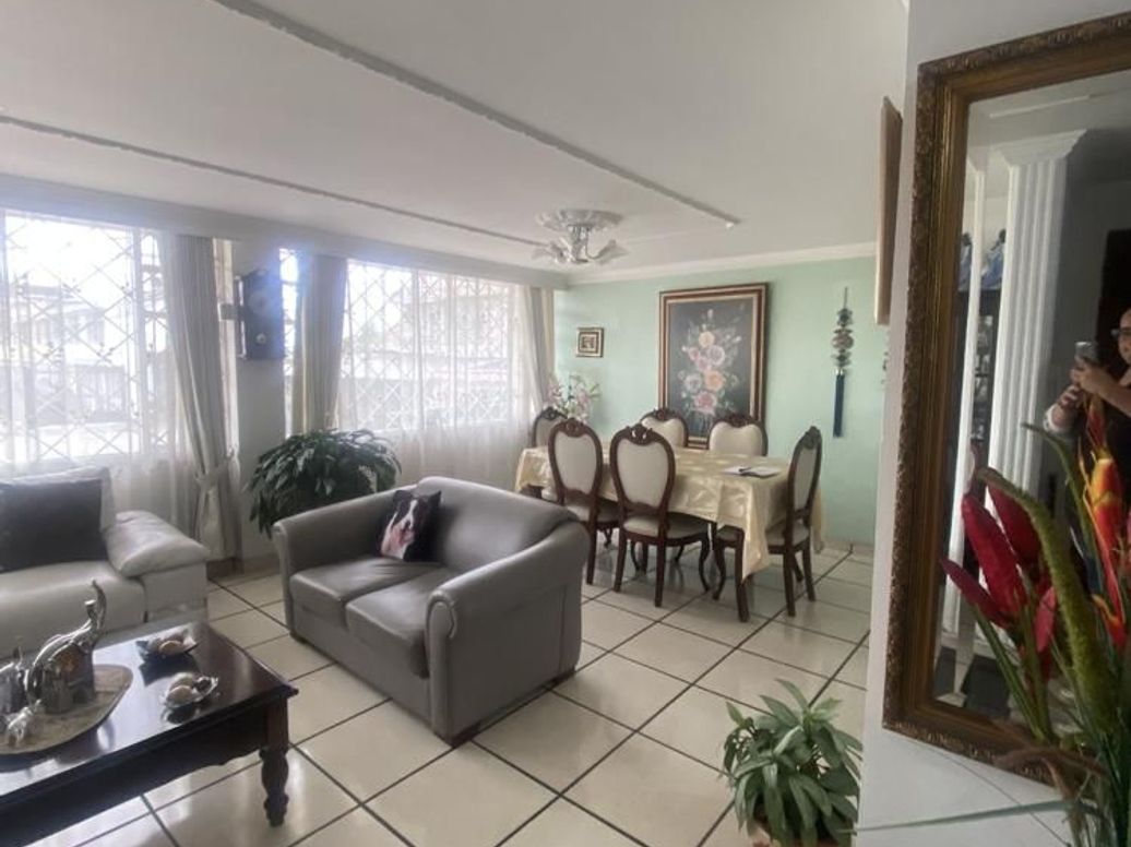 Apartamento de 3 alcobas en venta en Normandía, Bogotá, 252 m² · foto 7 de 11