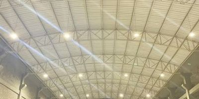 Bodega en parque Industrial área total 1.134 metros cuadrados, área libre a triple altura de bodega 1.054 metros cuadrados,  área de oficinas de 80 metros cuadrados, más área de maniobra de 324 metros de zonas de parqueo , Bodega en Triple Altura, con 1  muelles de cargue y descargue, 1 puertas a Nivel,  Capacidad de energía de 45 kwa. se puede arrendar con estantería de 1.632 posiciones valor adicional. 