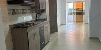  Apartamento en Arriendo – 70 m² | 3 Alcobas | 2 Baños | Parqueadero | $3.000.000

¡Vive con comodidad, estilo y ubicación estratégica!
Este hermoso apartamento de 70 metros cuadrados está diseñado para ofrecer funcionalidad y bienestar en cada espacio. Ubicado en un edificio moderno y seguro, es ideal para familias, parejas o profesionales que buscan una excelente calidad de vida.
 Características destacadas:

 3 alcobas amplias con excelente iluminación natural.

2 baños completos con acabados modernos y funcionales.

 Sala-comedor integrada, con espacios ideales para compartir y relajarse.

 Cocina integral equipada, con zona de ropas independiente.

 Parqueadero cubierto para carro pequeño, dentro del edificio.

