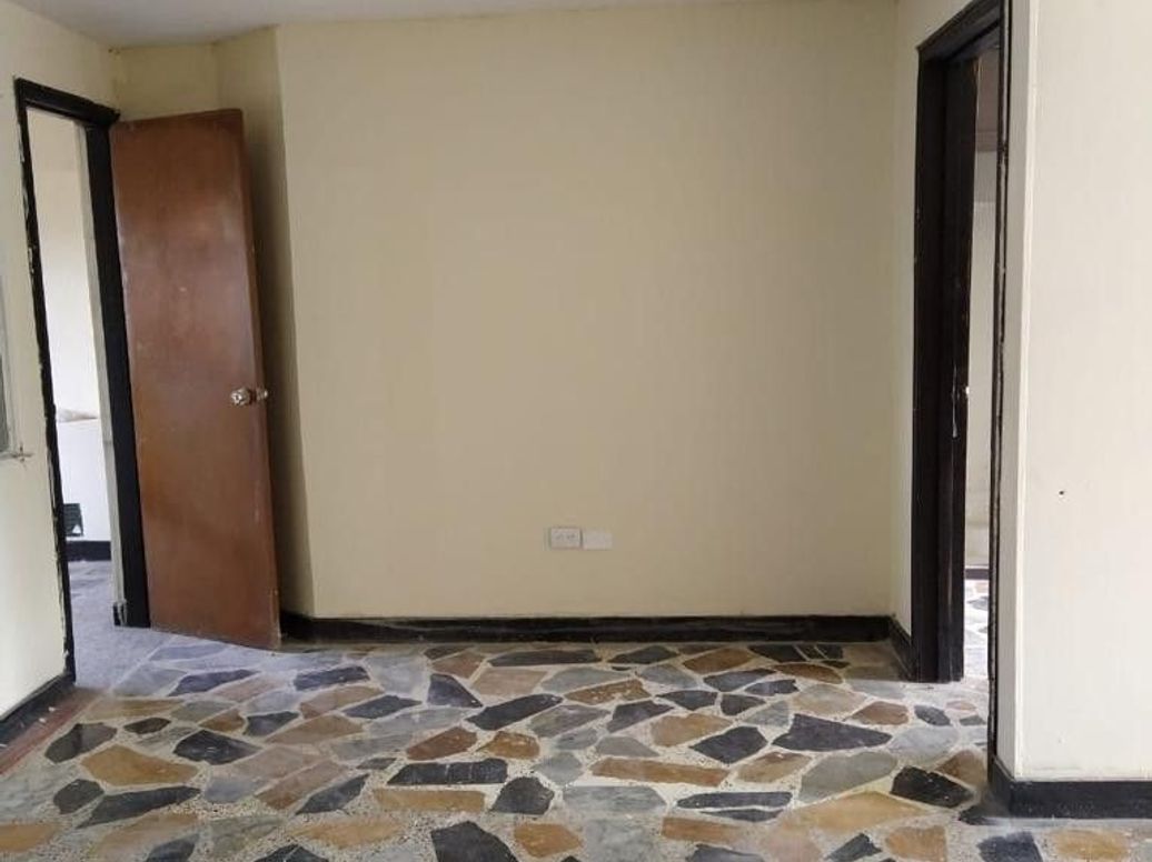 Casa de 11 alcobas en venta en Veraguas, Bogotá, 345 m² · foto 15 de 20