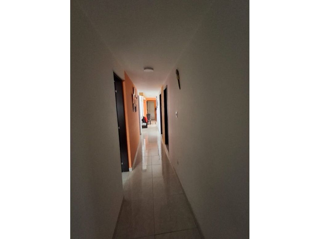 Apartamento de 6 alcobas en venta en Fontibón Centro, Bogotá, 240 m² · foto 11 de 20