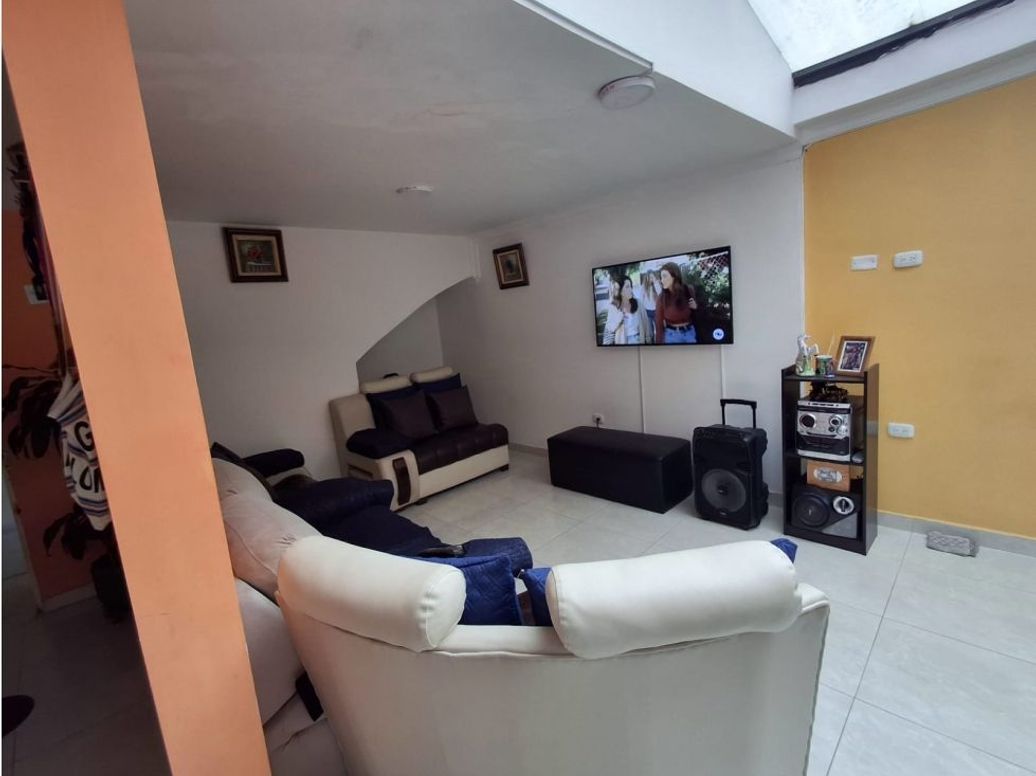 Apartamento de 6 alcobas en venta en Fontibón Centro, Bogotá, 240 m² · foto 2 de 20