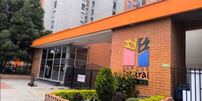 Hola Hola!!

Se vende acogedor apartamento en el conjunto residencial Parque Central Tintal 1, en la localidad de Kennedy.

Caracteristicas:

Area: 47m2
Habitaciones: 2
Baños: 1
Piso: 9
Estrato: 2
Antiguedad 11 años
Administracion: 80.000

Si te encuentras interesad@ y deseas mas informacion contactanos!!
 
