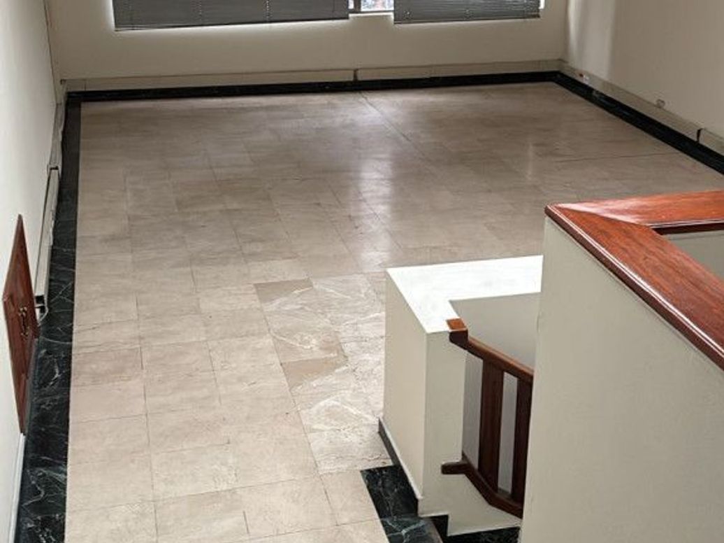 Apartamento de 3 alcobas en venta en Quinta Paredes, Bogotá, 199 m² · foto 3 de 10