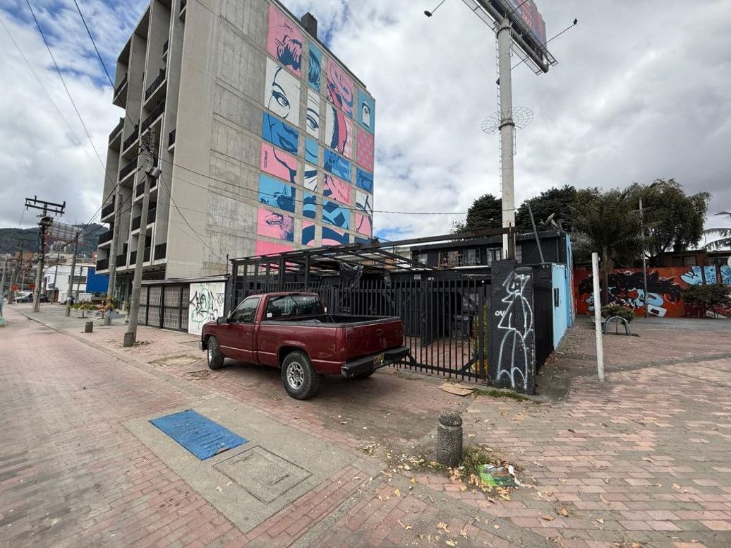 Casa de 4 alcobas en venta en Polo Club, Bogotá, 312 m² · foto 4 de 17