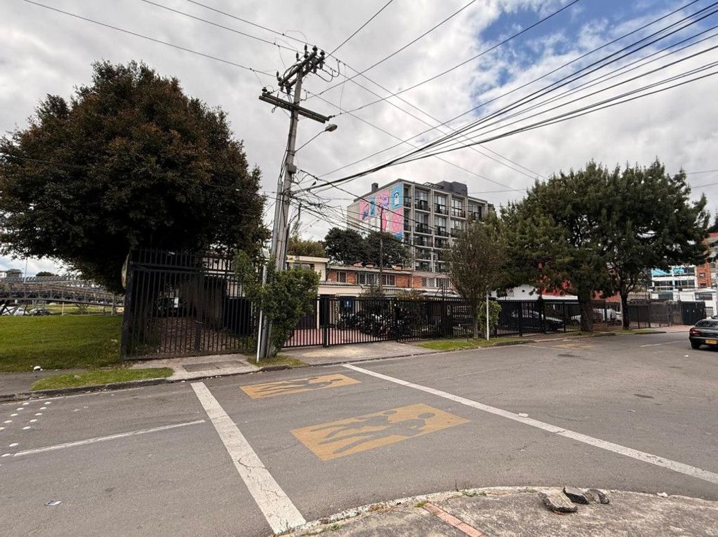Casa de 4 alcobas en venta en Polo Club, Bogotá, 312 m² · foto 7 de 17