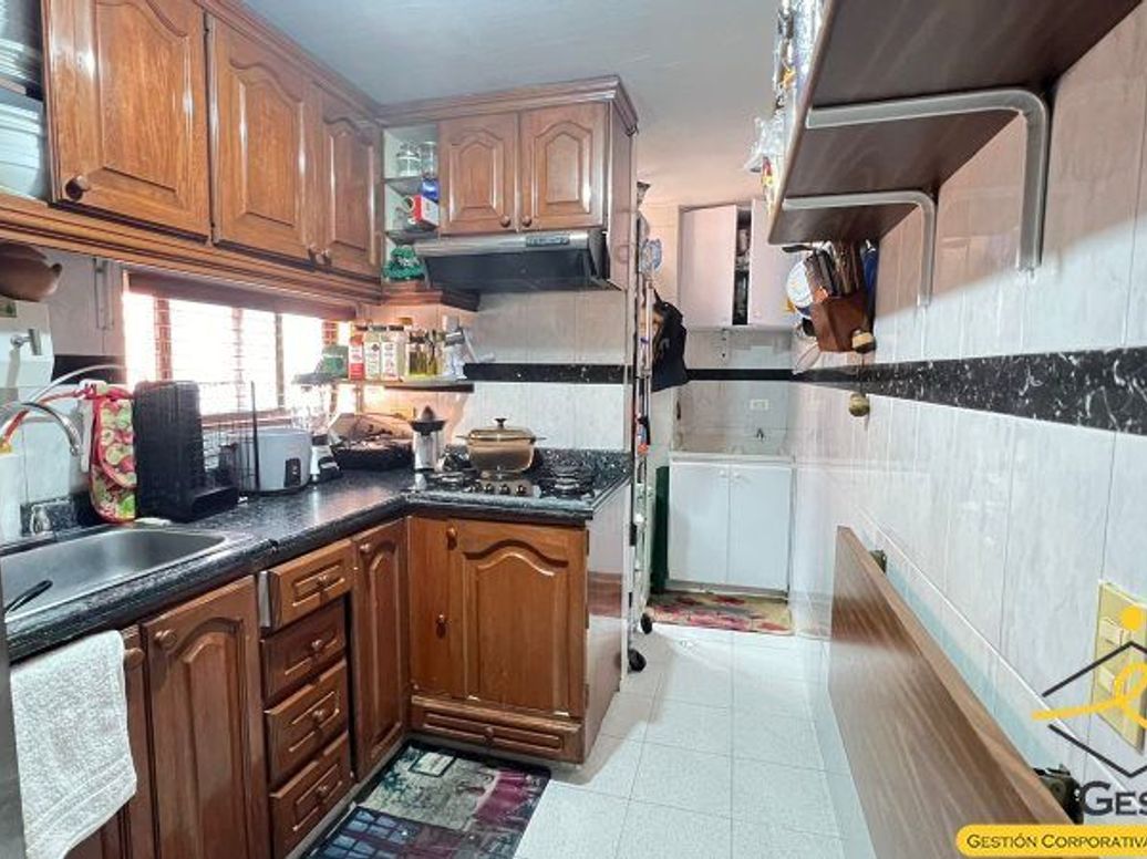Apartamento de 2 alcobas en venta en Quinta Paredes, Bogotá, 140 m² · foto 2 de 20