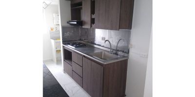 APARTAMENTO EN VENTA – BELLO, SECTOR FABRICATO

Área total: 62 m²

 


 Habitaciones: 3
 Baños: 2
 Clósets: 3
 Sala – comedor
 Cocina integral
 Zona de ropas
 Balcón
 Parqueadero cubierto: 1
 Cuarto útil
 Red de gas
 Calentador


Zonas comunes y servicios:

 


 Ascensor
 Salón social
 Zonas deportivas
 Piscina adultos
 Piscina infantil
 Gimnasio
 Juegos infantiles
 Zonas verdes


Ubicación estratégica:

 


 Sobre vía principal
 Cercano a colegios, universidades, parques y supermercados
 Transporte público cercano
 Zona residencial, comercial e industrial


Para más información comunícate al 304 448 1658
