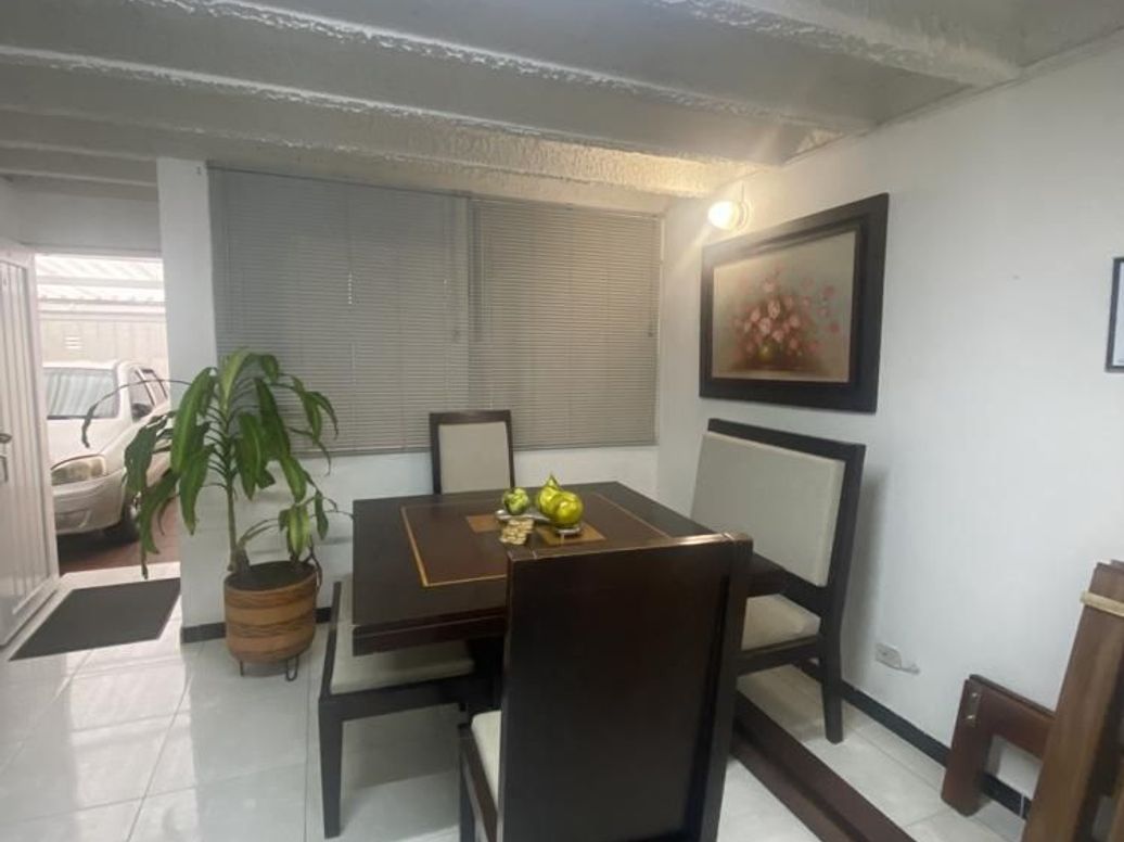 Casa de 6 alcobas en venta en Villas Del Madrigal, Bogotá, 320 m² · foto 12 de 20