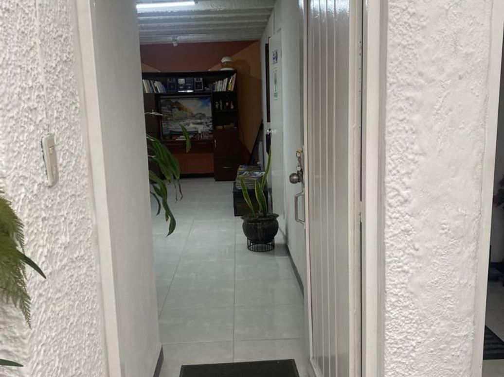Casa de 6 alcobas en venta en Villas Del Madrigal, Bogotá, 320 m² · foto 5 de 20