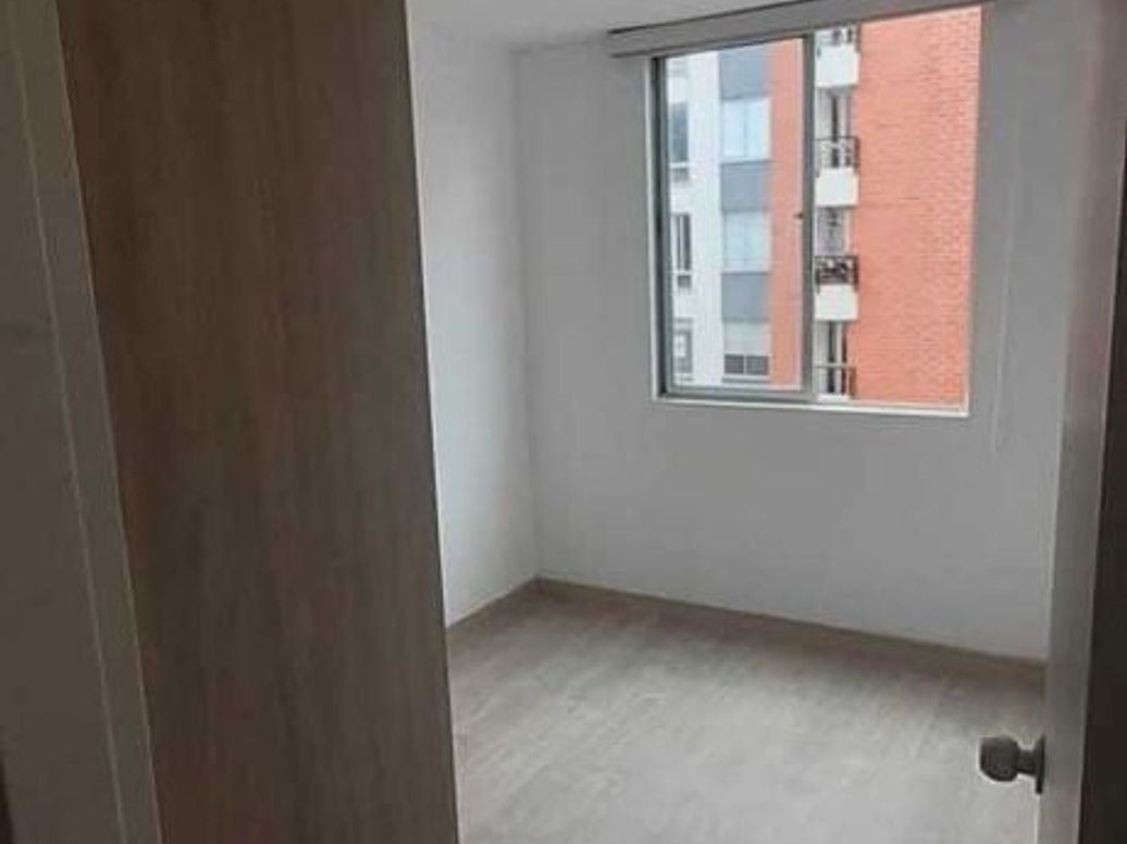 Apartamento de 2 alcobas en venta en Campo Alegre, Bogotá, 46 m² · foto 12 de 20