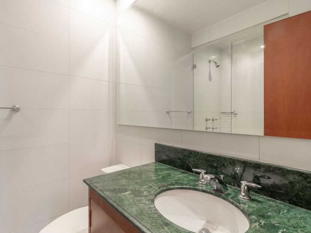 Apartamento de 3 alcobas en venta en Santa Barbara Occidental, Bogotá, 183 m² · foto 13 de 19