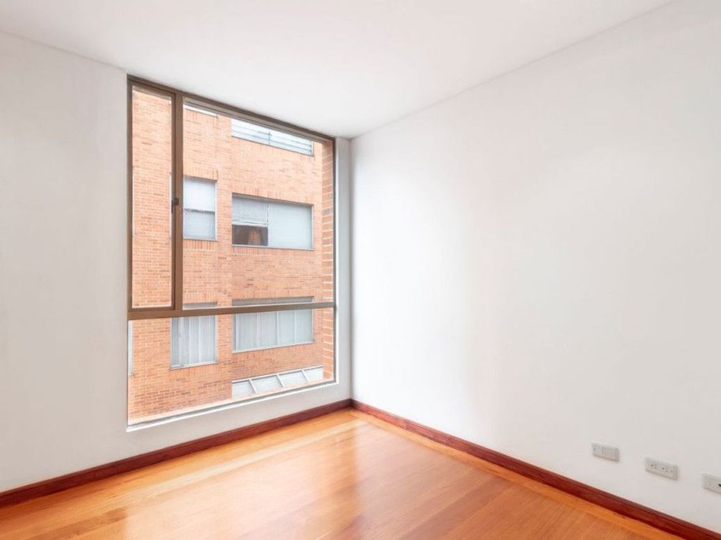 Apartamento de 3 alcobas en venta en Santa Barbara Occidental, Bogotá, 183 m² · foto 11 de 19