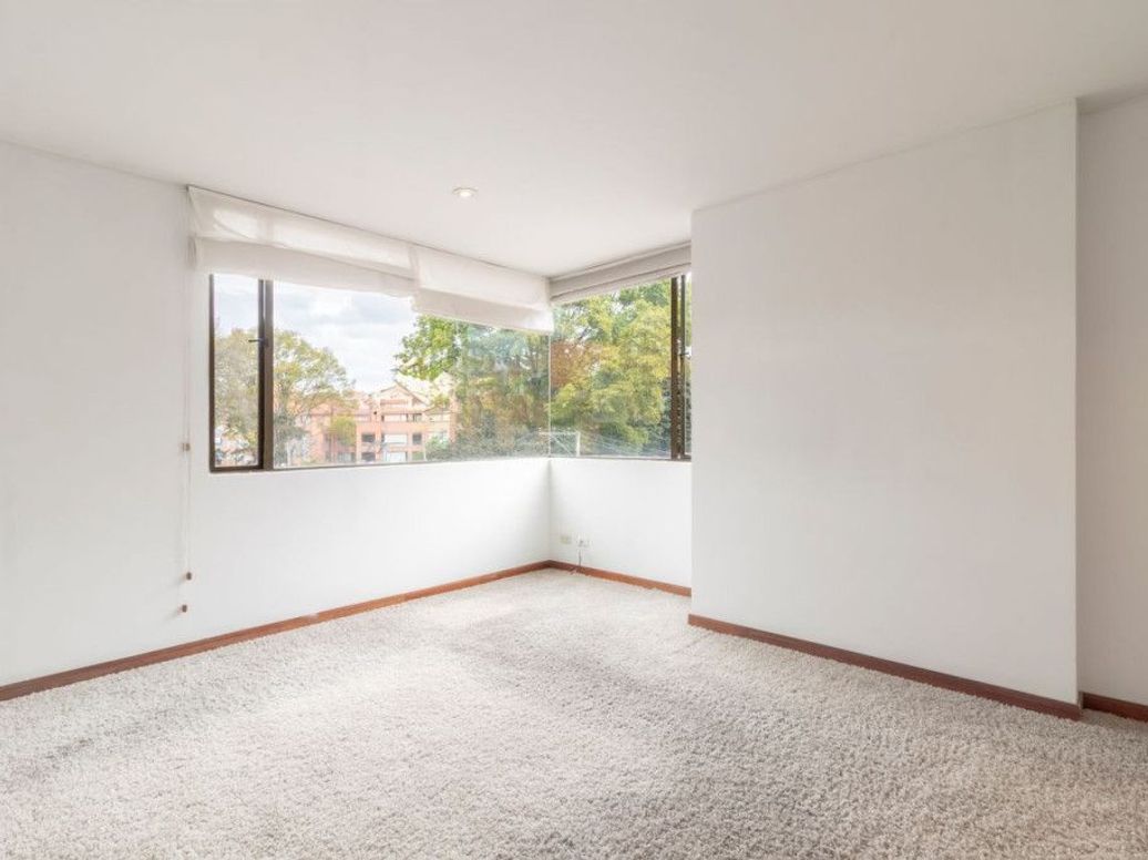 Apartamento de 3 alcobas en venta en Santa Barbara Occidental, Bogotá, 183 m² · foto 12 de 19