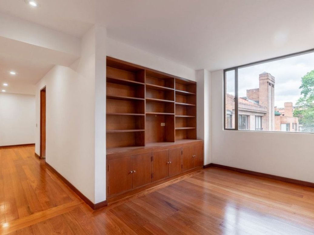 Apartamento de 3 alcobas en venta en Santa Barbara Occidental, Bogotá, 183 m² · foto 18 de 19