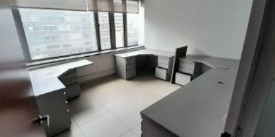 Descubre esta exclusiva oficina ubicada en el corazón de la ciudad, con una superficie de 859 metros cuadrados distribuidos en 4 baños. Este espacio ofrece un ambiente elegante y funcional, ideal para potenciar la productividad de tu equipo. Con una ubicación estratégica y excelentes conexiones de transporte, esta oficina se convierte en el lugar perfecto para impulsar el crecimiento de tu negocio. No pierdas la oportunidad de establecer tu sede en este distinguido entorno empresarial. ¡Contáctanos para más información!
Oficina ubicada en el centro de la ciudad, en el edificio de Seguros Bolívar en el piso 13, con un área de 859,73 m². Disponible para venta. Inmueble rentando al 0,72