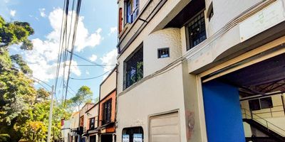 Excelente Bodega, en el sector de Prado centro, área 270 mts, cuenta con 1 oficina, 3 baños, piso en cemento, cocineta, ubicada al lado de CDA certi motos.