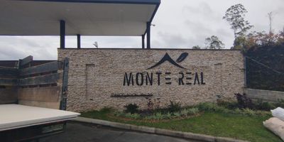 Apartamento en arriendo para estrenar!
Con o sin servicios incluido ,segun la necesidad 
Se ofrece en arriendo un apartamento listo para que lo hagas tuyo.
El apartamento cuenta con:
- 2 habitaciones amplias y comodas, cada una con su bano privado para una mayor privacidad y comodidad
- Sala y comedor para disfrutar en familia
- Cocina para preparar tus comidas favoritas
- Terraza para disfrutar del aire libre y la vista
- 1 parqueadero cubierto para tu vehiculo
Ademas, la unidad cuenta con:
- Porteria privada para una mayor seguridad y tranquilidad
- Camaras de seguridad para una mayor proteccion
Ubicado estrategicamente, este apartamento esta a tan solo 5 minutos de la autopista y cerca de:
- Supermercados para hacer tus compras
- Farmacias para tus necesidades de salud
- Colegios para los ninos
Este apartamento ofrece todo lo que buscas en un solo lugar. Un lugar ideal para vivir y disfrutar de la comodidad y la tranquilidad.
