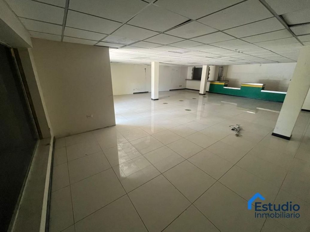 Casa de 6 alcobas en venta en Normandía, Bogotá, 362 m² · foto 4 de 13