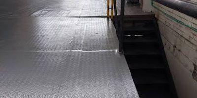 Bodega en Venta - Dosquebradas, Risaralda. Excelente ubicación en zona industrial y de fácil acceso. Área total construida: 480 m². Área primer piso: 284 m². Mezanine: 240 m²
Distribución: Primer nivel: 3 baños. Cocineta. Espacio amplio para almacenamiento o producción. Segundo nivel (mezanine): 2 baños. Cocineta. Ideal para oficinas, área administrativa o almacenamiento adicional. Ideal para empresas de logística, manufactura, almacenamiento o distribución. Acceso vehicular. Alta valorización en la zona. ¡Contáctanos para más información o agendar una visita!