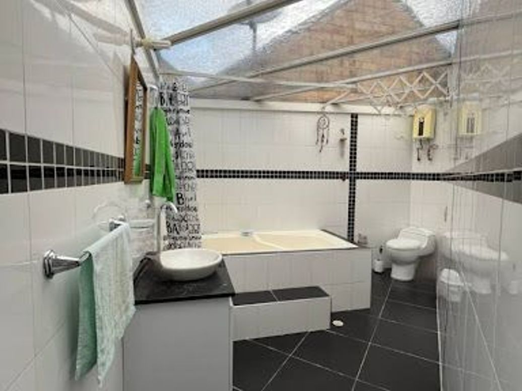 Apartamento de 1 alcoba en venta en Verbenal, Bogotá, 64 m² · foto 10 de 12