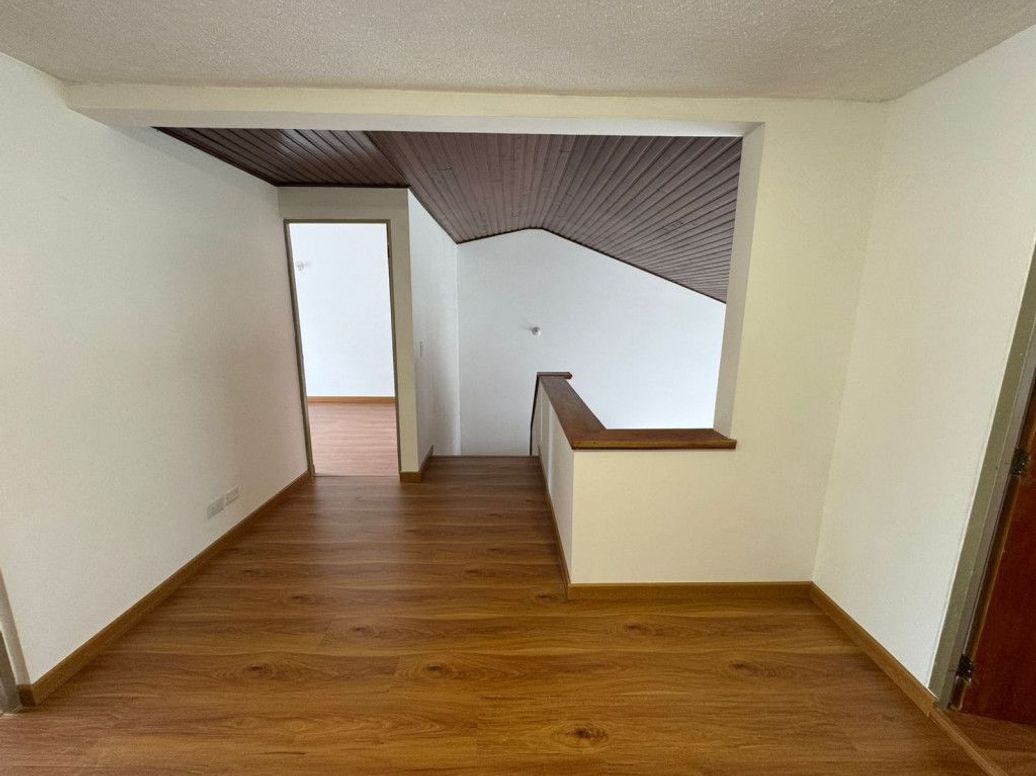 Casa de 5 alcobas en venta en Ub. Hacienda Cordoba Niza, Bogotá, 252 m² · foto 6 de 20