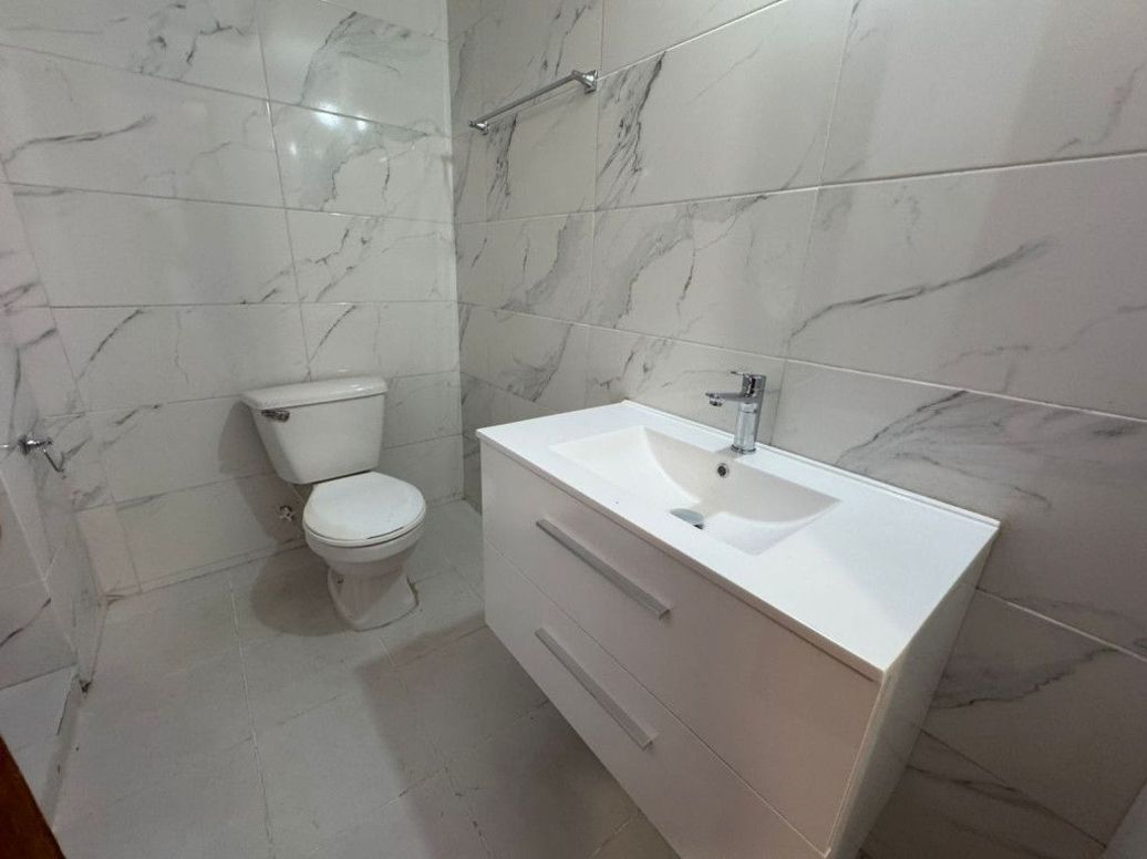 Casa de 5 alcobas en venta en Ub. Hacienda Cordoba Niza, Bogotá, 252 m² · foto 7 de 20