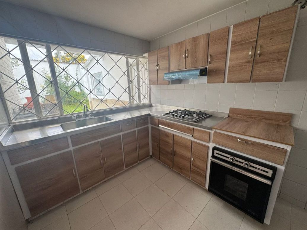 Casa de 5 alcobas en venta en Ub. Hacienda Cordoba Niza, Bogotá, 252 m² · foto 12 de 20