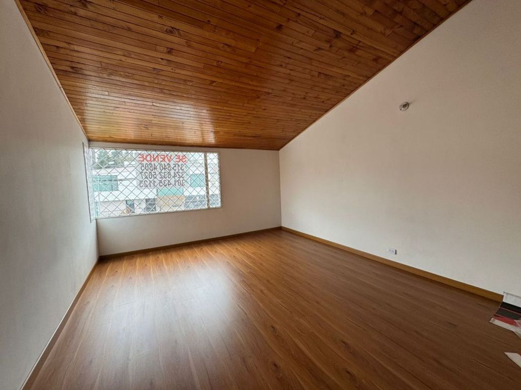 Casa de 5 alcobas en venta en Ub. Hacienda Cordoba Niza, Bogotá, 252 m² · foto 8 de 20