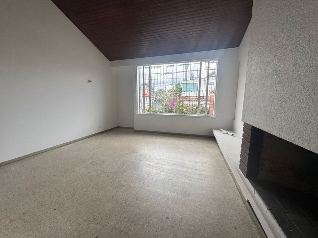 Casa de 5 alcobas en venta en Ub. Hacienda Cordoba Niza, Bogotá, 252 m² · foto 17 de 20