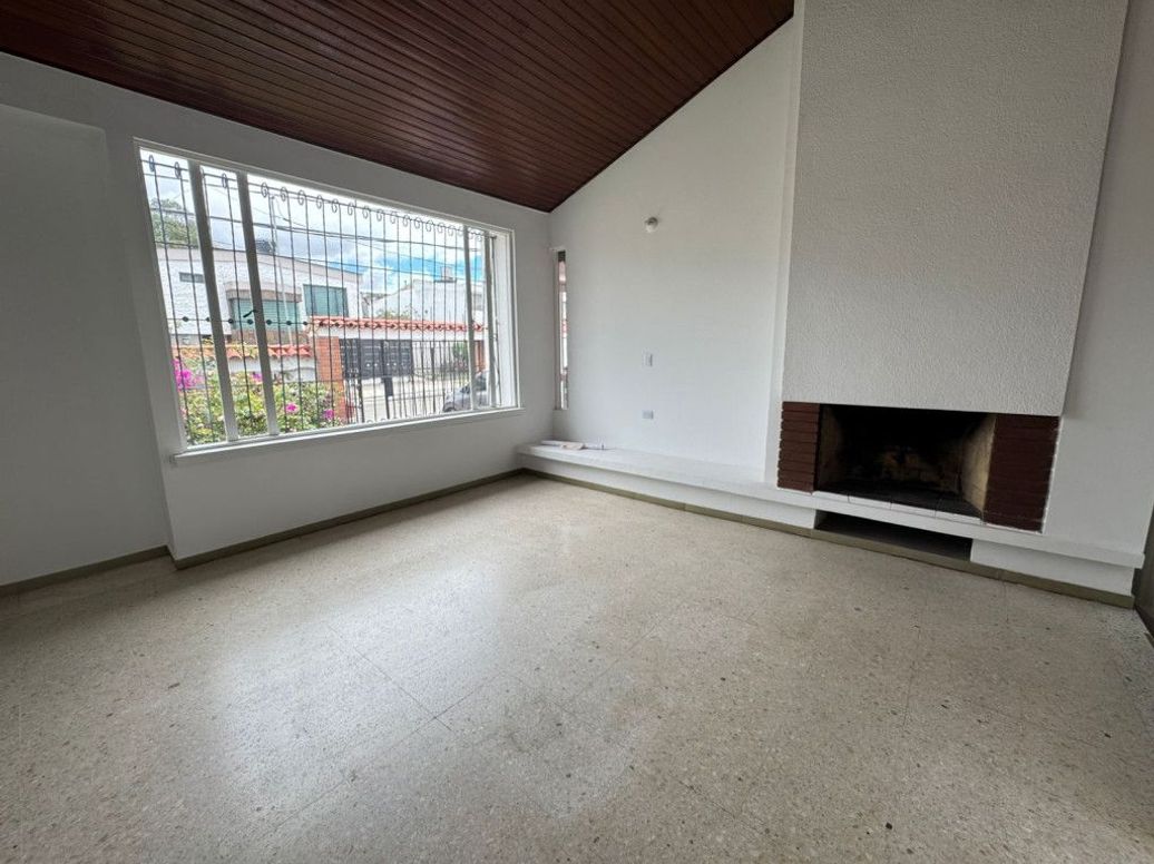 Casa de 5 alcobas en venta en Ub. Hacienda Cordoba Niza, Bogotá, 252 m² · foto 10 de 20