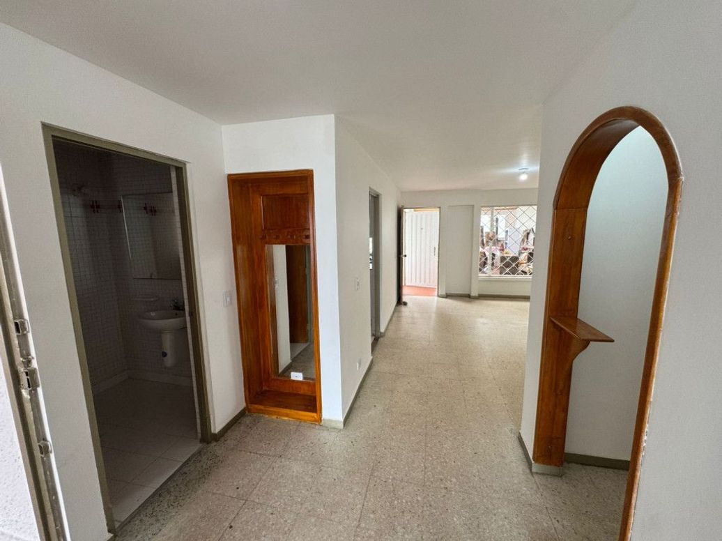 Casa de 5 alcobas en venta en Ub. Hacienda Cordoba Niza, Bogotá, 252 m² · foto 14 de 20