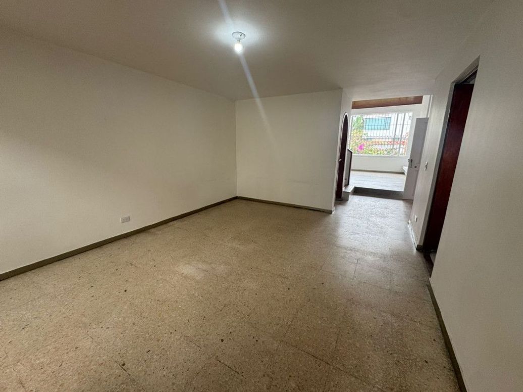 Casa de 5 alcobas en venta en Ub. Hacienda Cordoba Niza, Bogotá, 252 m² · foto 11 de 20