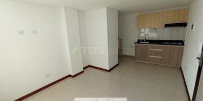 Atos Inmobiliaria vende acogedor apartamento de 47,56 m² que combina comodidad y elegancia. Cuenta con 2 habitaciones, 1 baño, sala-comedor, cocina integral y zona de ropas, brindando un espacio funcional y bien distribuido para tu día a día. Ubicado en el sector JJ Cacho, una zona privilegiada con fácil acceso a una amplia oferta de servicios, comercios y vías principales. Vive la armonía entre diseño y practicidad en un lugar que podrás llamar hogar. ¡No dejes pasar esta oportunidad y agenda tu visita!