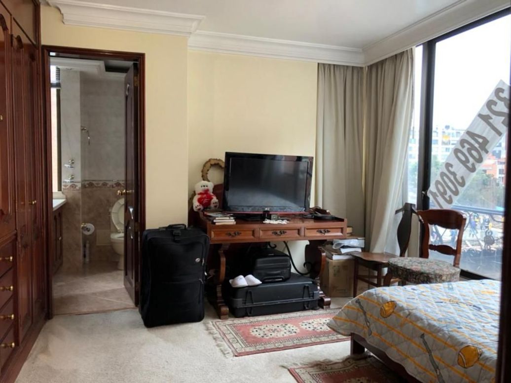 Apartamento de 4 alcobas en venta en Chico Norte Et. Ii, Bogotá, 212 m² · foto 13 de 20