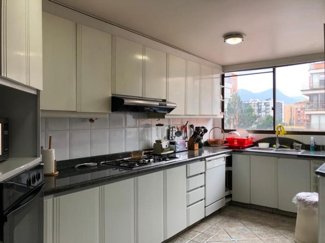 Apartamento de 4 alcobas en venta en Chico Norte Et. Ii, Bogotá, 212 m² · foto 7 de 20