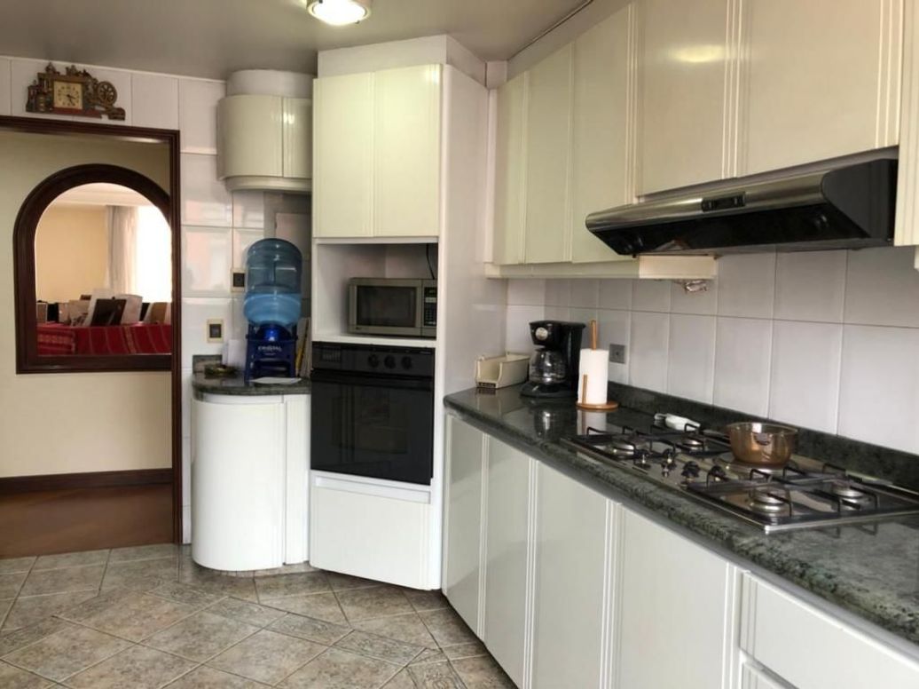 Apartamento de 4 alcobas en venta en Chico Norte Et. Ii, Bogotá, 212 m² · foto 8 de 20