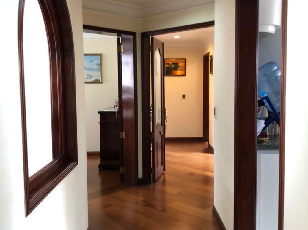 Apartamento de 4 alcobas en venta en Chico Norte Et. Ii, Bogotá, 212 m² · foto 2 de 20