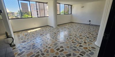 Descubre la elegancia y comodidad en este exclusivo apartamento de 3 habitaciones y 3 baños, con 136 metros cuadrados de espacio exquisitamente diseñado. Con una ubicación privilegiada, este inmueble ofrece un estilo de vida único para aquellos que buscan lo mejor. Disfruta de la luminosidad y amplitud de sus espacios, ideales para el descanso y la convivencia. Además, cuenta con 1 parqueadero para tu comodidad. Vive la experiencia de residir en un lugar que combina lujo y funcionalidad en cada detalle. ¡Bienvenido a tu nuevo hogar!.