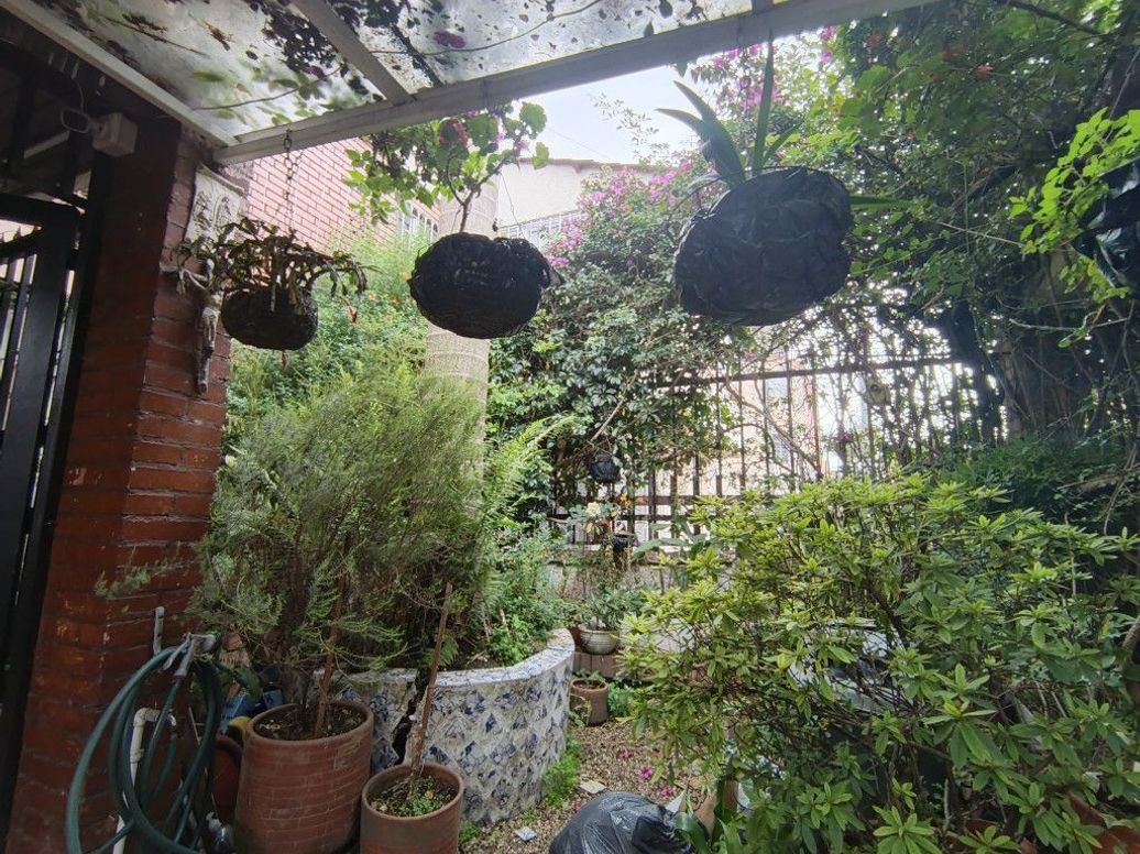 Casa de 15 alcobas en venta en El Recuerdo, Bogotá, 167 m² · foto 3 de 13