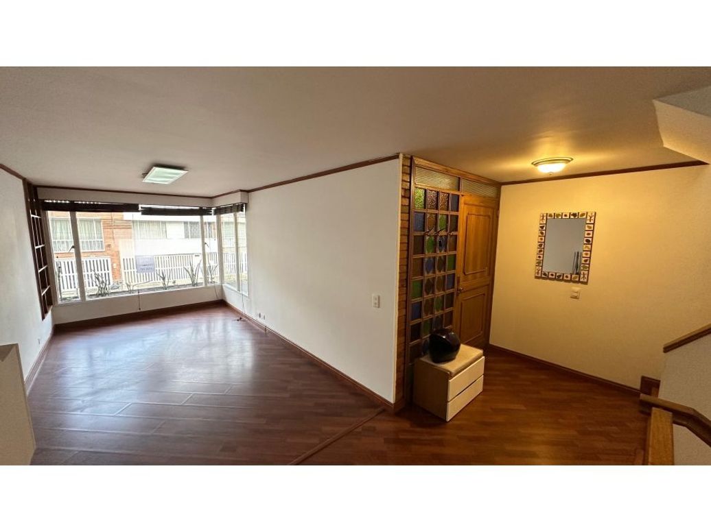 Casa de 3 alcobas en venta en Cedro Golf, Bogotá, 155 m² · foto 2 de 18