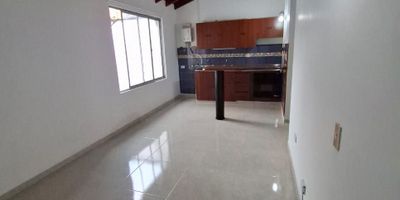 Se arrienda apartaestudio , cuenta con mezzanine en madera , habitación con closet
Baño cabinado ,red de gas , calentador, edificio, cerca al centro comercial molinos 