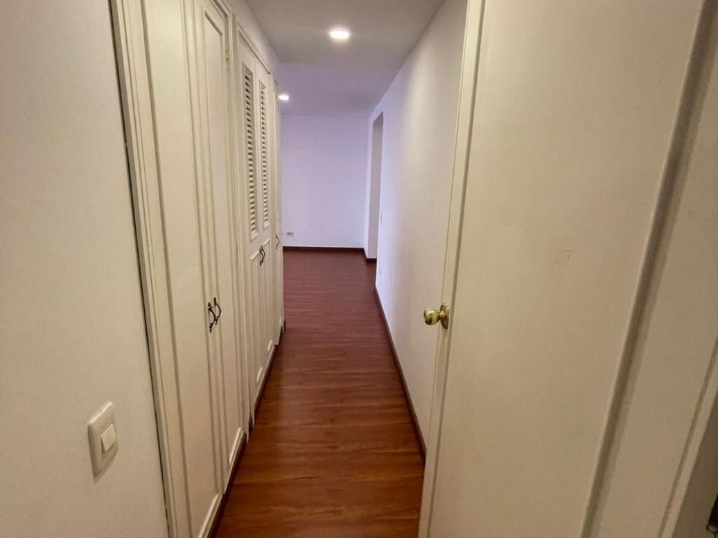 Apartamento de 4 alcobas en venta en Santa Barbara Central, Bogotá, 187 m² · foto 20 de 20