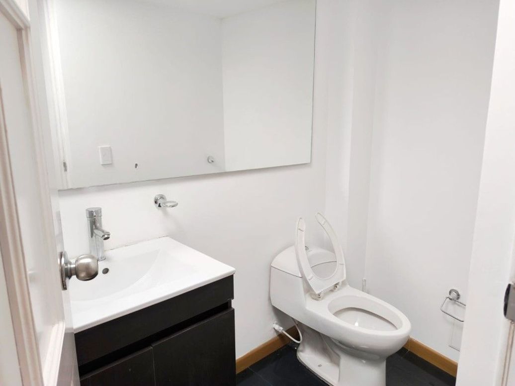 Casa de 5 alcobas en venta en Quinta Camacho, Bogotá, 205 m² · foto 9 de 20