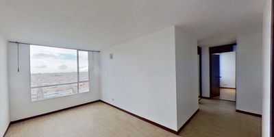 Vendo apartamento con vista exterior en un 12avo piso y parqueadero propio. Consta de 3 habitaciones, 2 baños, hall de alcobas, sala de estudio, sala comedor, cocina integral y zona de lavandería. El conjunto cuenta con salón social, zona de niños, zonas verdes y vigilancia 24 horas. Ubicado en barrio ciudad techo, frente al CC. Ciudad Tintal, vías principales av. Américas, Av. Ciudad de Cali, Transmilenio, sitp. Excelente inversión.